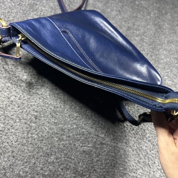 HOBO INTERNATIONAL Darcy Convertible in NAVY EUC - Picture 3 of 13